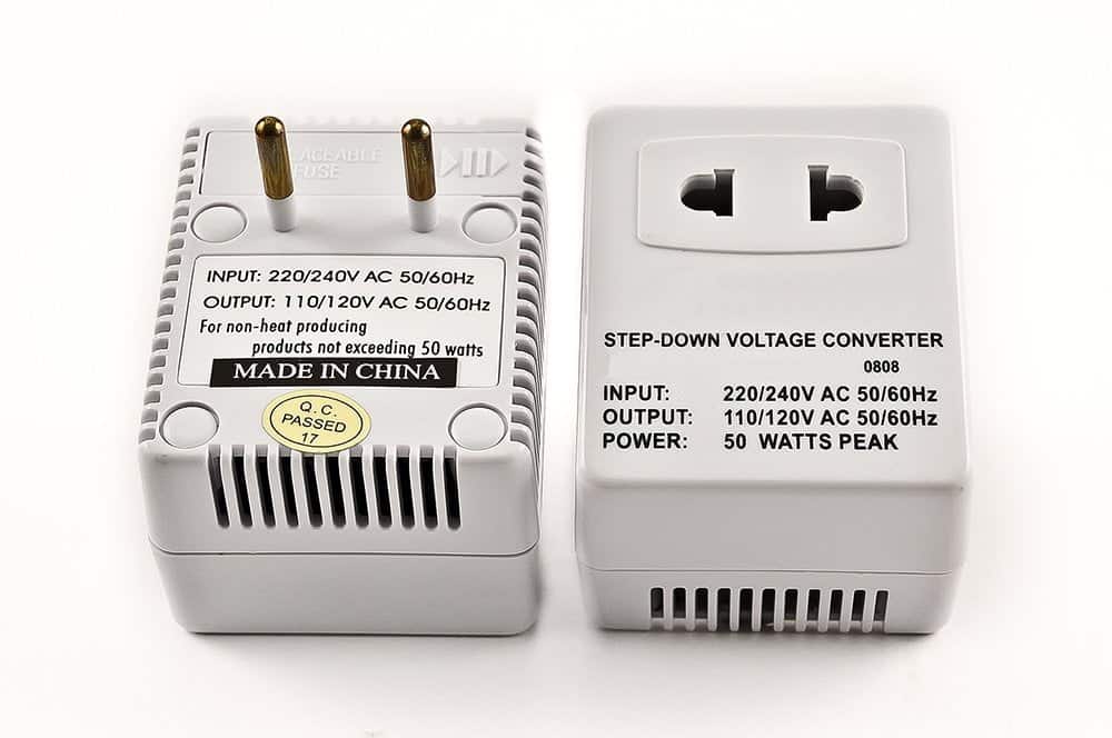 Simran SM-250R Step Down Voltage Converter 50 Watts for International Travel to 220 Volt C