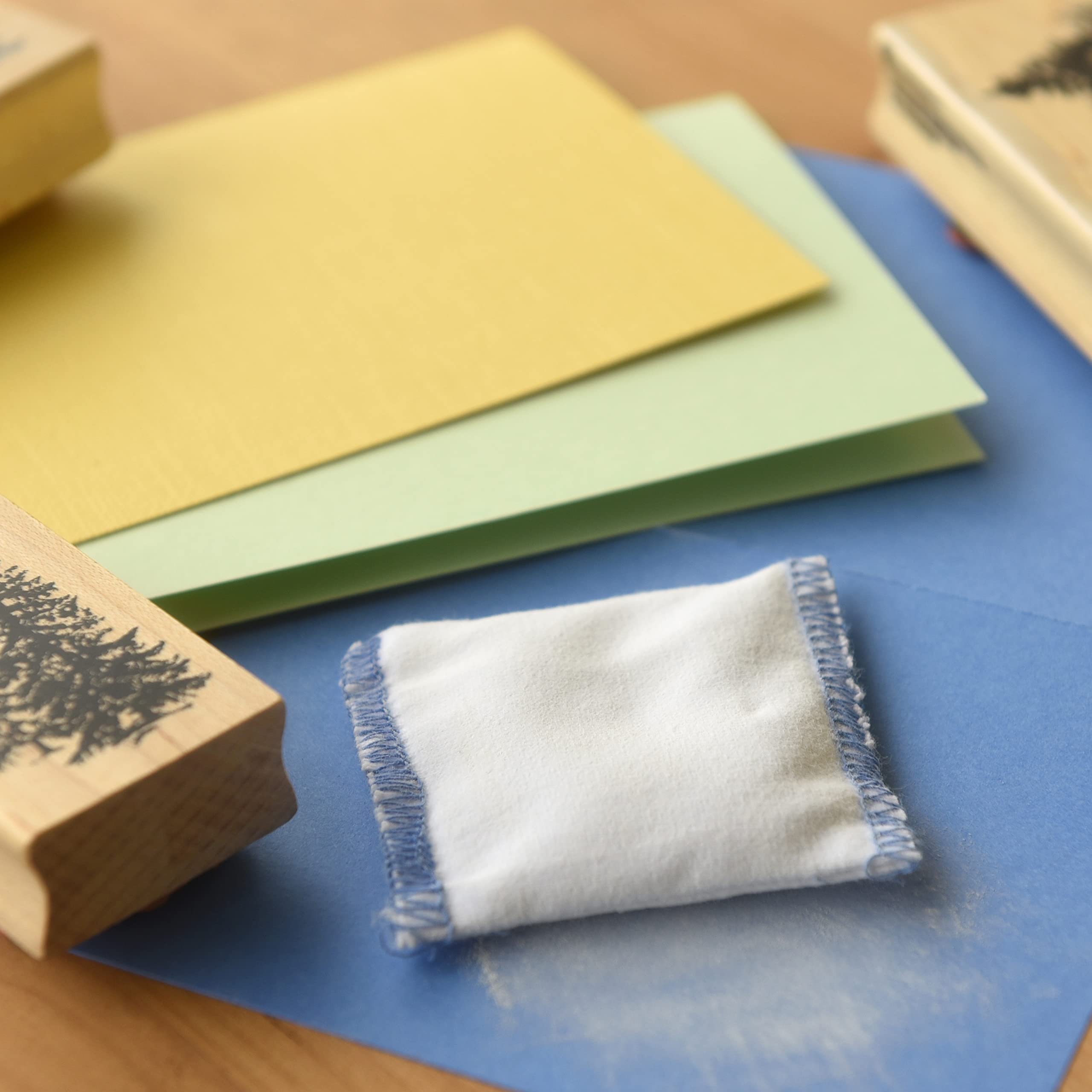 Inkadinkado Embossing Powder Tool - Image 4