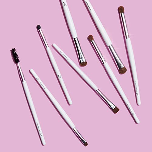 e.l.f. Eyeshadow Brush, Vegan Makeup Tool, For Precision Application and Flawless Blending, Contouring & Defining - Image 3